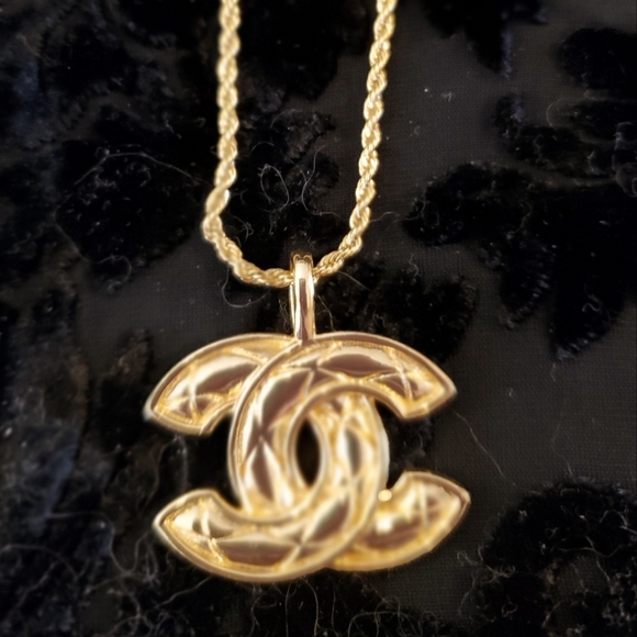 Chanel pendant - Picture 2 of 5